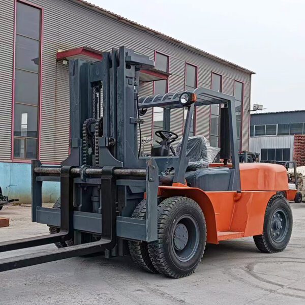 3 Ton Seated Internal Combustion Diesel Forklift Truck with Custom Attachments for Warehouse Cargo Handling